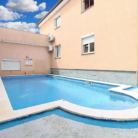 Apartment Fuer 5 Personen Ca 54 Qm In Peroj, Istrien Istrische Riviera Peroj